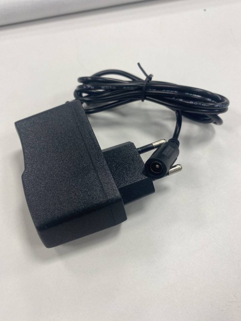 cargador 11vdc scaled 1